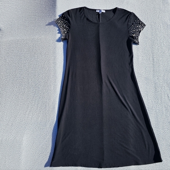 Annalee + Hope Dresses & Skirts - Annalee + Hope black dress with pearl and rhinestone accents size small